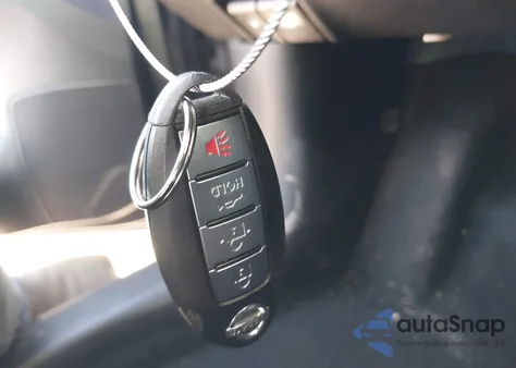 2018 Nissan Sentra Sr z USA, uszkodzony, nr VIN 3N1AB7AP8JY323001